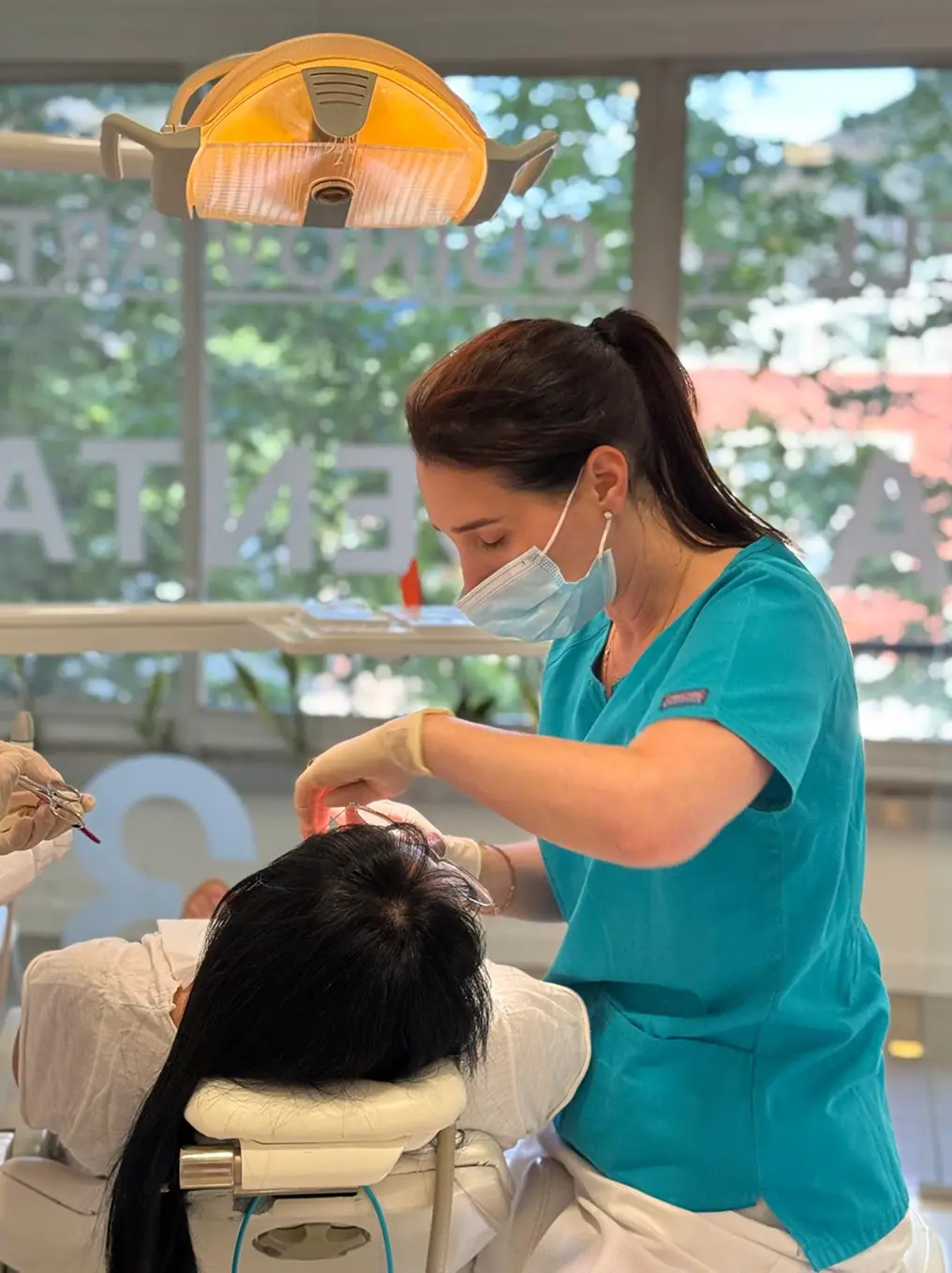 Veure implants i pròtesis