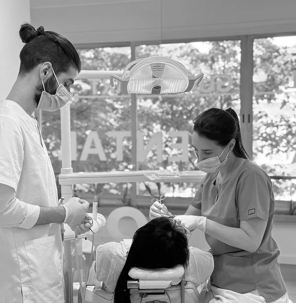 Implants i pr&ograve;tesis a Girona